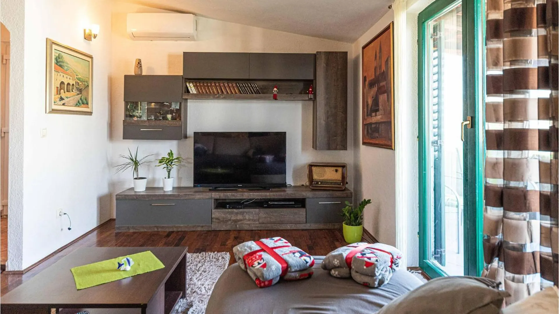 2 Bedroom Lovely Apartment In Mastrinka 0*, Trogir Croatia