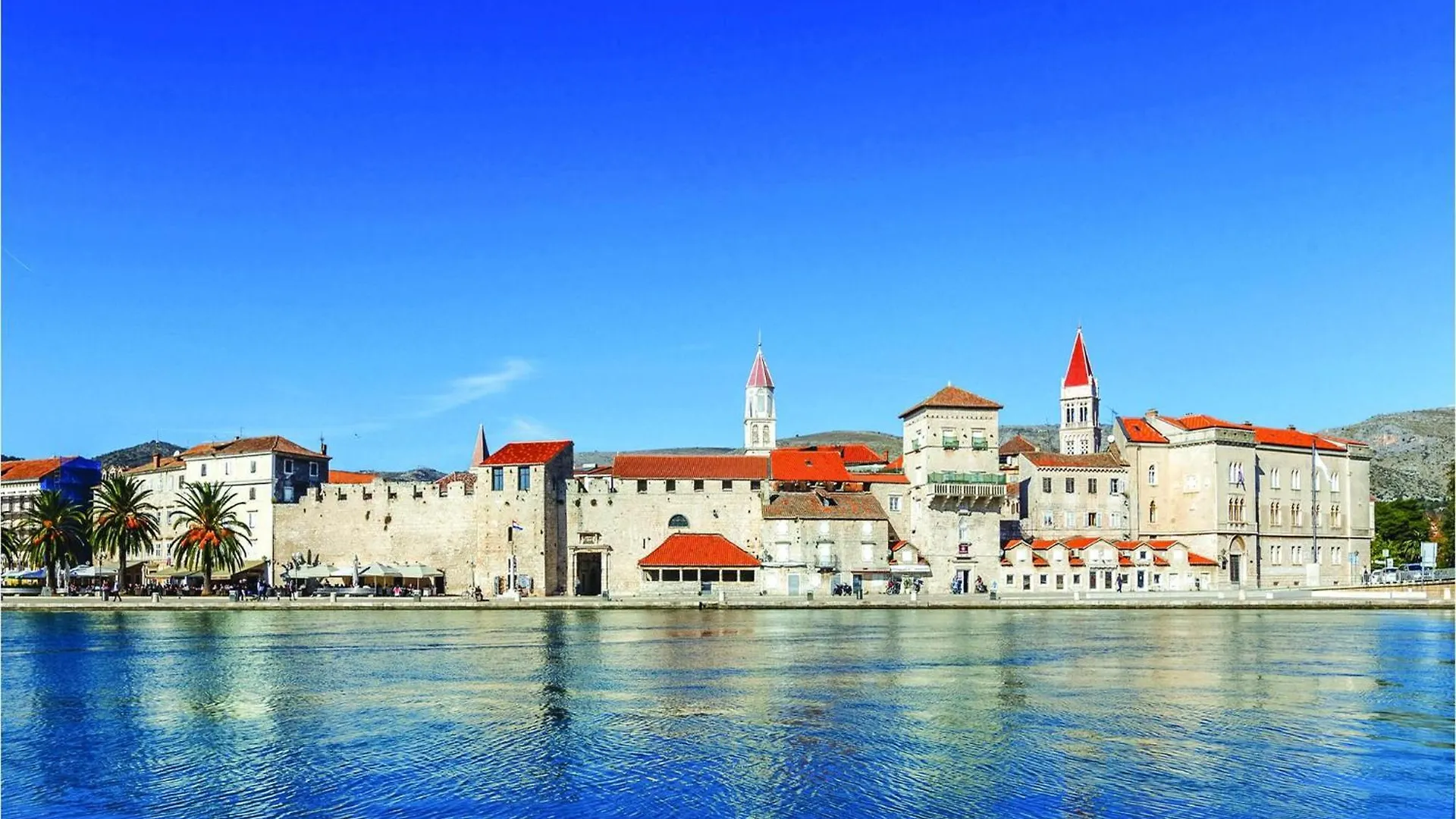 2 Bedroom Lovely Apartment In Mastrinka Trogir